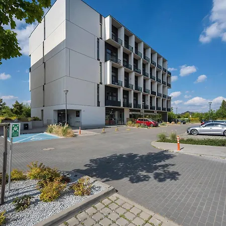 Elegant With Air Conditioning Near The Airport In By Renters * Вроцлав