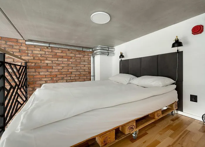 Elegant With Air Conditioning Near The Airport In By Renters Appartement *