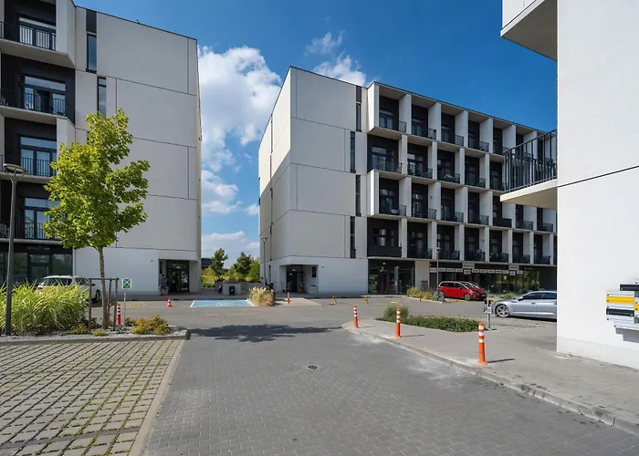 Elegant With Air Conditioning Near The Airport In By Renters Appartement