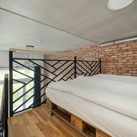 Elegant With Air Conditioning Near The Airport In By Renters 公寓 *